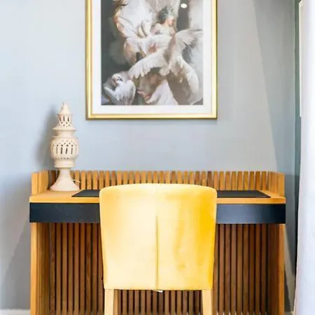 Seabreeze Retreat With Terrace - St Julians *