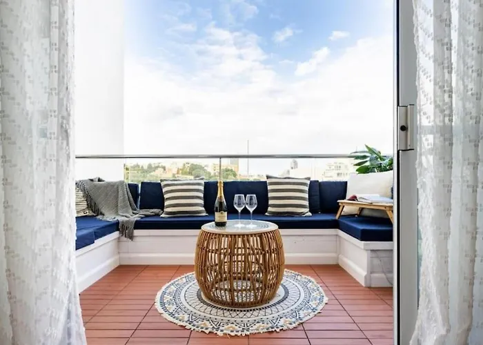 Seabreeze Retreat With Terrace - St Julians *