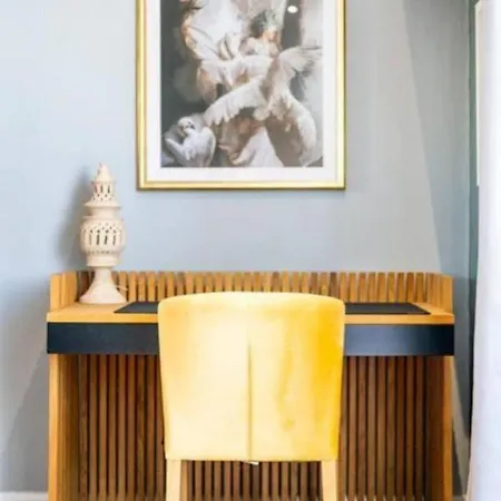 Seabreeze Retreat With Terrace - St Julians Appartement *