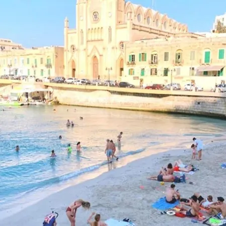 Seabreeze Retreat With Terrace - St Julians Apartamento