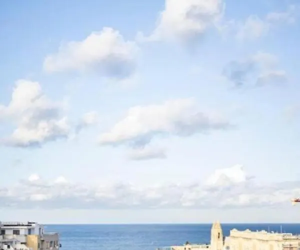 Seabreeze Retreat With Terrace - St Julians Apartamento